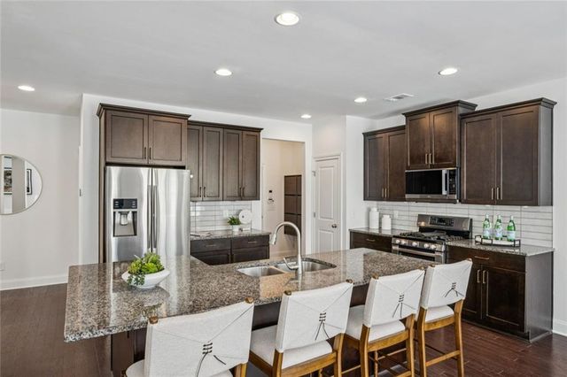 1632 Drew NW Drive, Atlanta, GA 30318