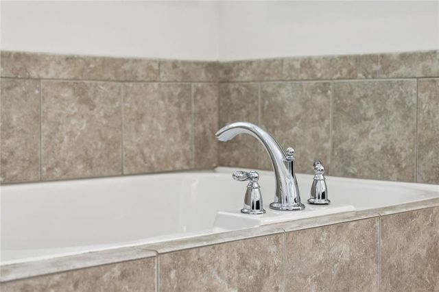 1632 Drew NW Drive, Atlanta, GA 30318