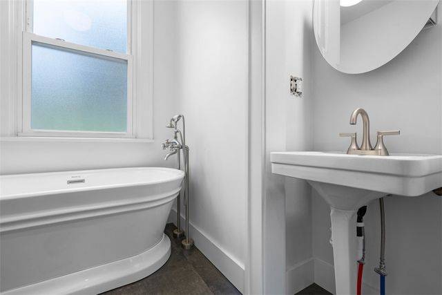 218 Burkhart Avenue, Ross Twp, PA 15229