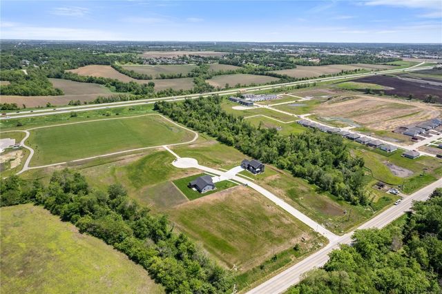 2909 Timber Creek Court, Hiawatha, IA 52233