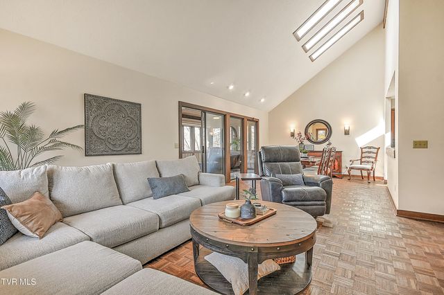 55 Grove Hill Road Road, Kingsport, TN 37660