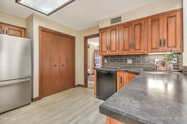 55 Grove Hill Road Road, Kingsport, TN 37660