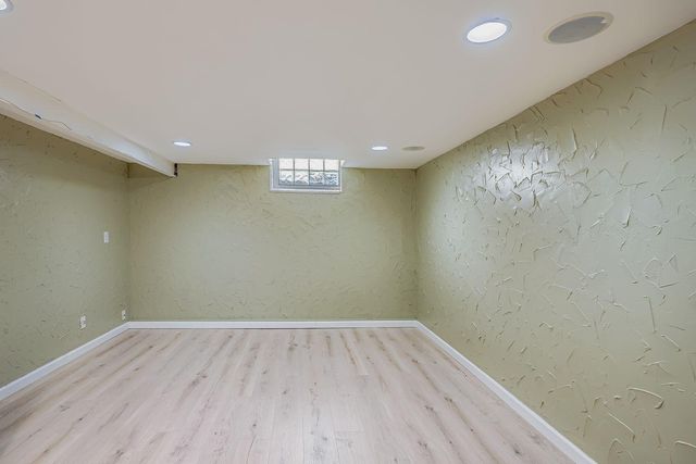 837 Bidwell St Street, West Saint Paul, MN 55118