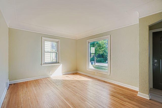 837 Bidwell St Street, West Saint Paul, MN 55118