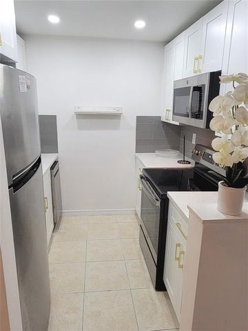 2170 NE 51ST Court B7, Fort Lauderdale, FL 33308