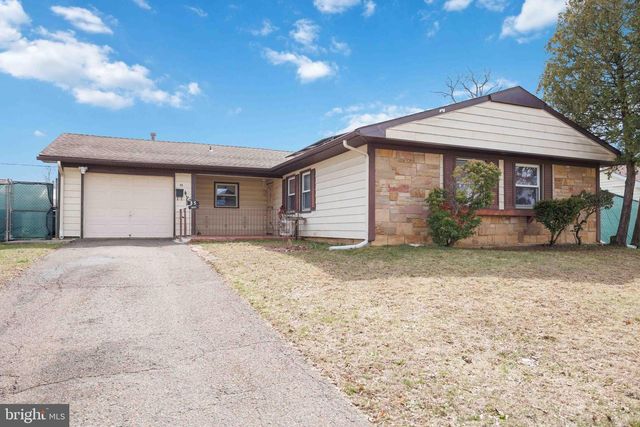 35 EMBER LN, Willingboro, NJ 08046