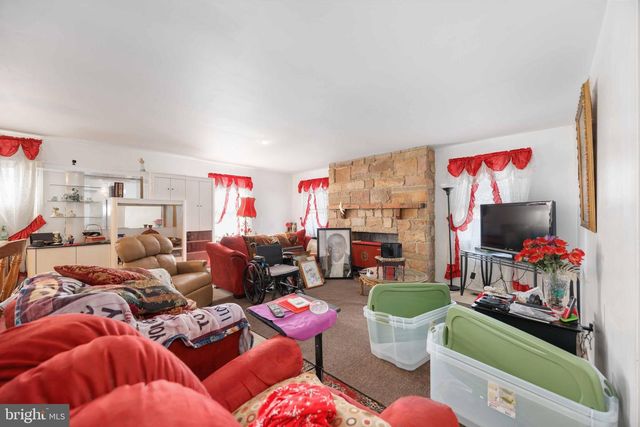 35 EMBER LN, Willingboro, NJ 08046