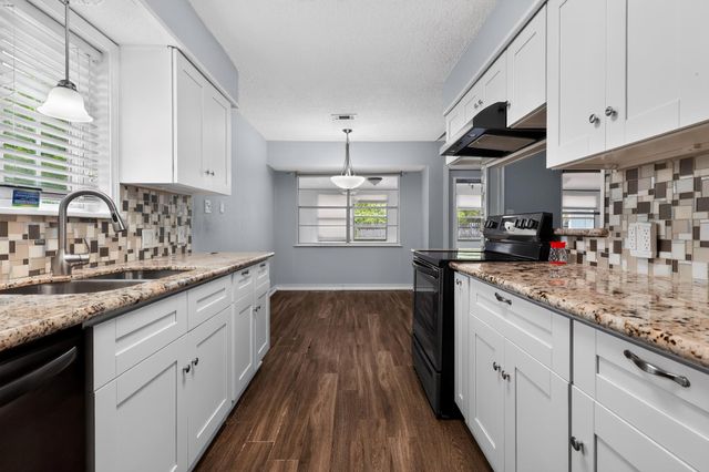 9915 Forest Hollow Drive, Baytown, TX 77521