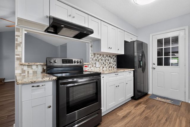 9915 Forest Hollow Drive, Baytown, TX 77521