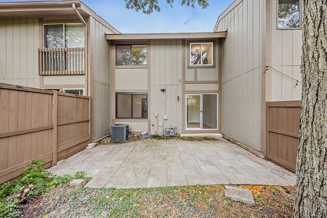 524 Yosemite Court, Roselle, IL 60172
