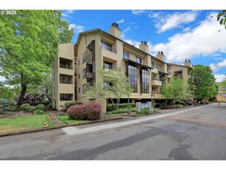 648 WIMBLEDON Ct, Eugene, OR 97401