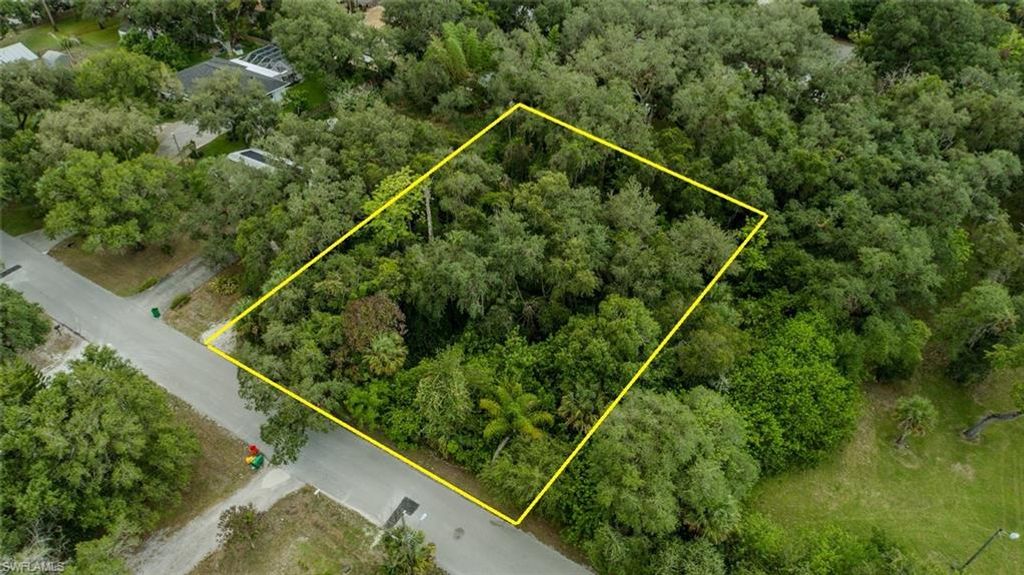 543 E Hickpochee AVE, LABELLE, FL 33935 — photo 2