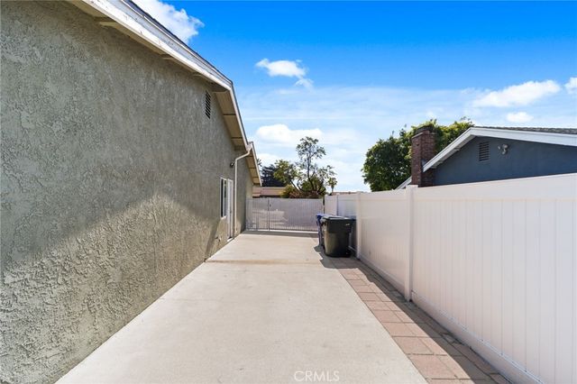 1489 N Mulberry Avenue, Upland, CA 91786