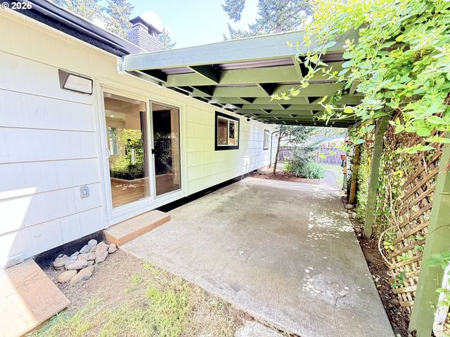 11024 Se LONG St, Portland, OR 97266