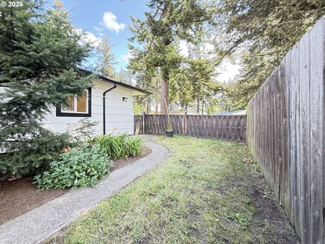 11024 Se LONG St, Portland, OR 97266