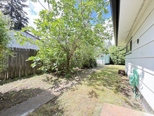 11024 Se LONG St, Portland, OR 97266