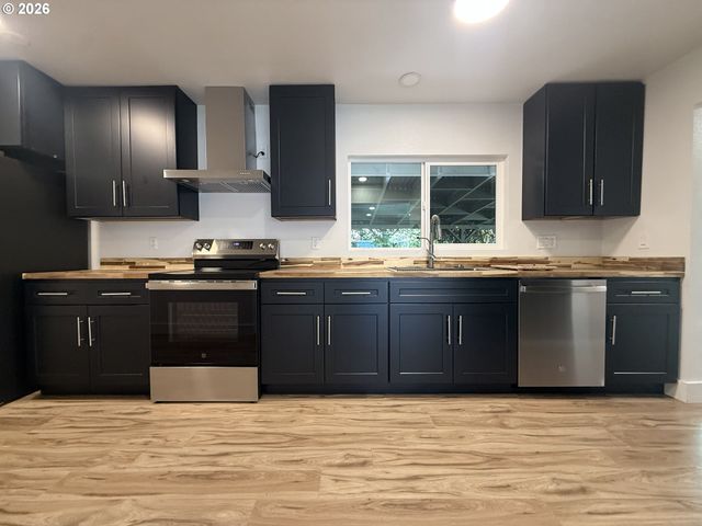 11024 Se LONG St, Portland, OR 97266