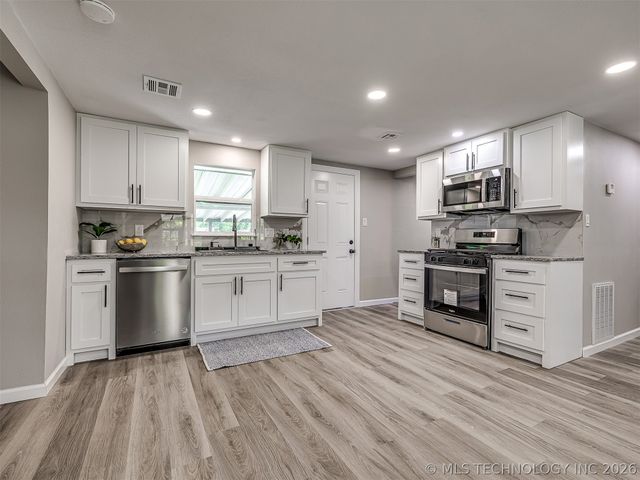 1312 NW Lupa Street, Bartlesville, OK 74003