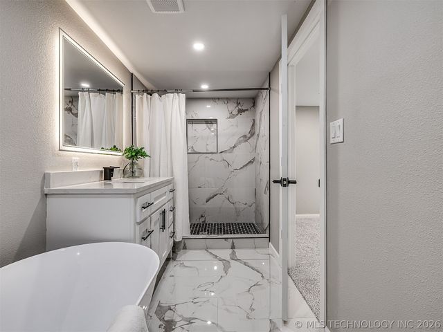1312 NW Lupa Street, Bartlesville, OK 74003