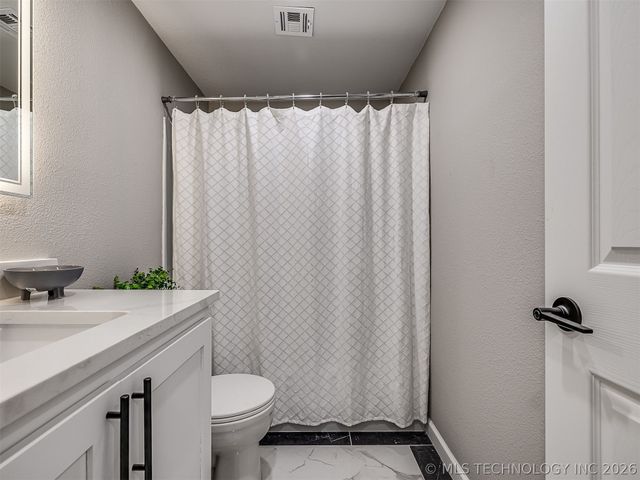 1312 NW Lupa Street, Bartlesville, OK 74003