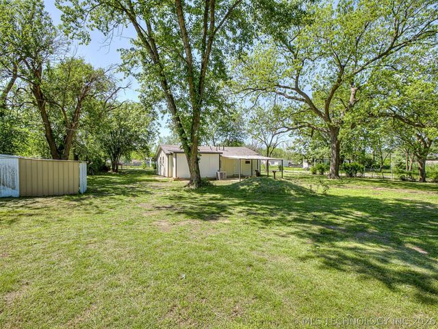 1312 NW Lupa Street, Bartlesville, OK 74003