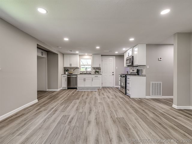 1312 NW Lupa Street, Bartlesville, OK 74003