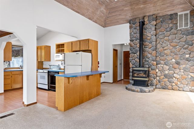 13327 Agate Beach Road, Anderson Island, WA 98303