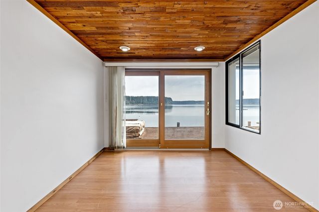 13327 Agate Beach Road, Anderson Island, WA 98303
