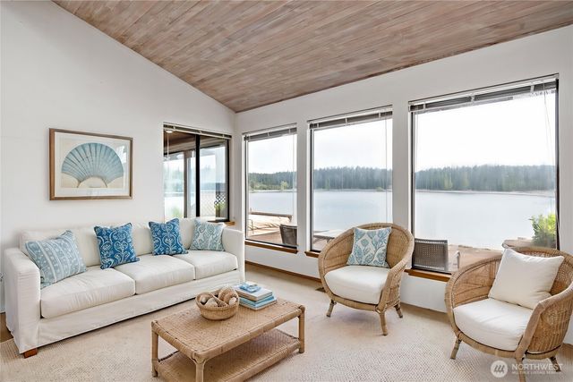 13327 Agate Beach Road, Anderson Island, WA 98303