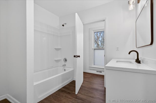 822 S Johnstone Avenue, Bartlesville, OK 74003