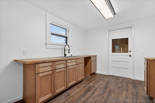 822 S Johnstone Avenue, Bartlesville, OK 74003