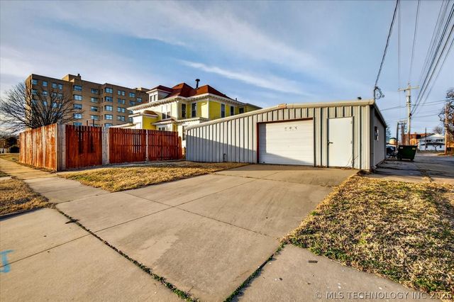 822 S Johnstone Avenue, Bartlesville, OK 74003