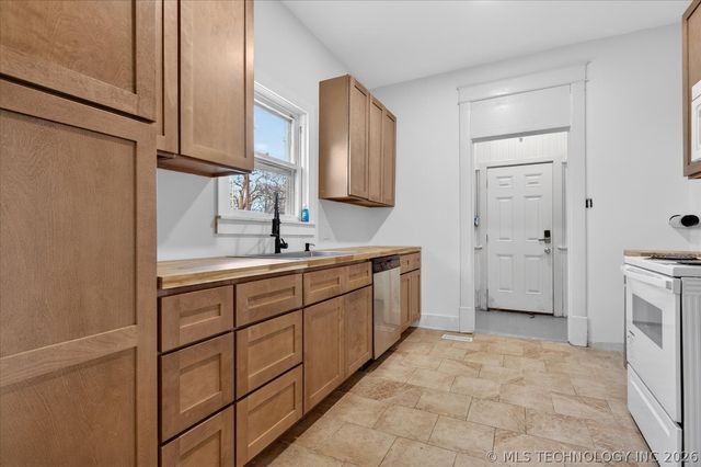 822 S Johnstone Avenue, Bartlesville, OK 74003