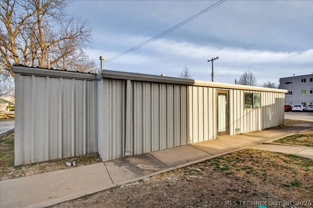 822 S Johnstone Avenue, Bartlesville, OK 74003