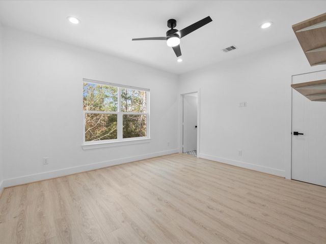 346 Camden Hills W, Montgomery, TX 77356