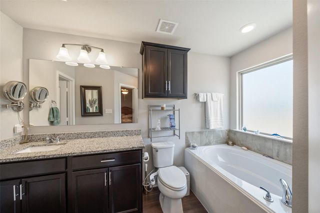 166 Doe Run Drive, Huntsville, TX 77320