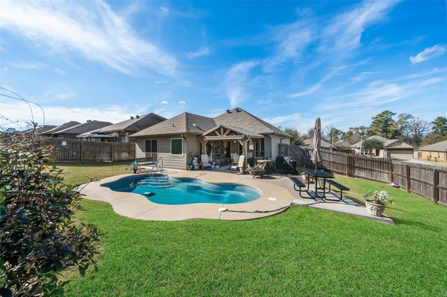 166 Doe Run Drive, Huntsville, TX 77320