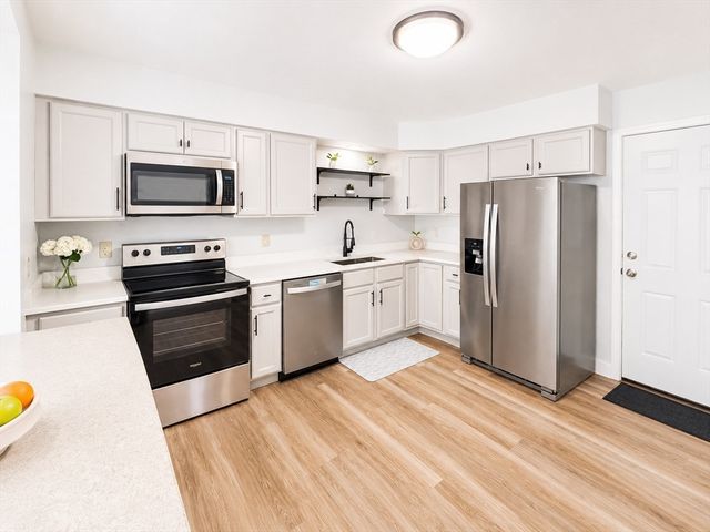 25 Gediminas St 25, Worcester, MA 01610