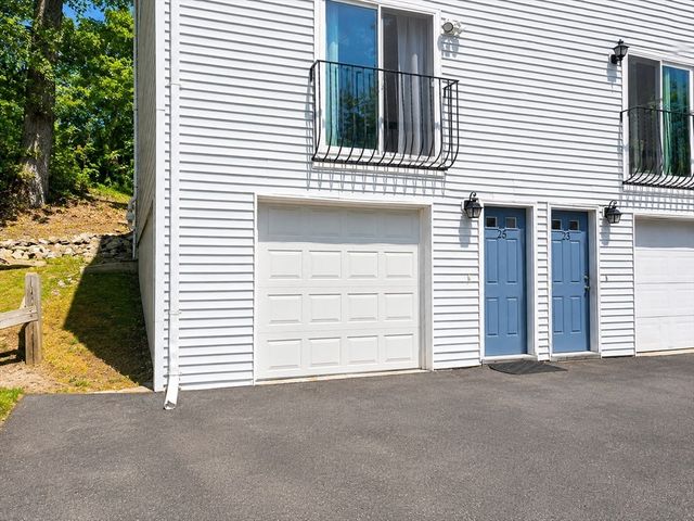 25 Gediminas St 25, Worcester, MA 01610