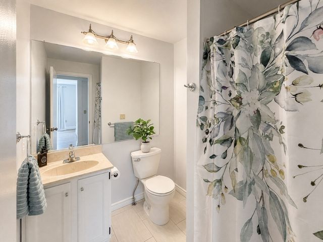 25 Gediminas St 25, Worcester, MA 01610