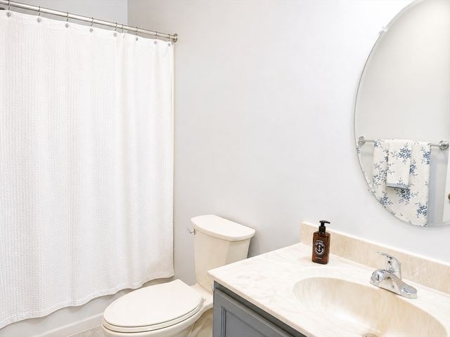 25 Gediminas St 25, Worcester, MA 01610