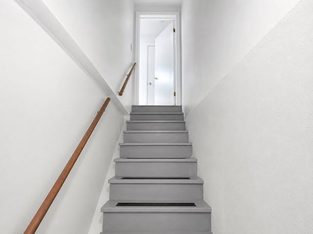 25 Gediminas St 25, Worcester, MA 01610