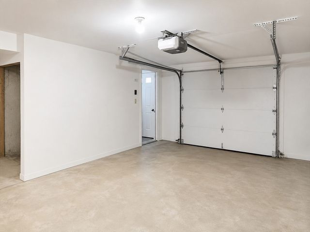 25 Gediminas St 25, Worcester, MA 01610