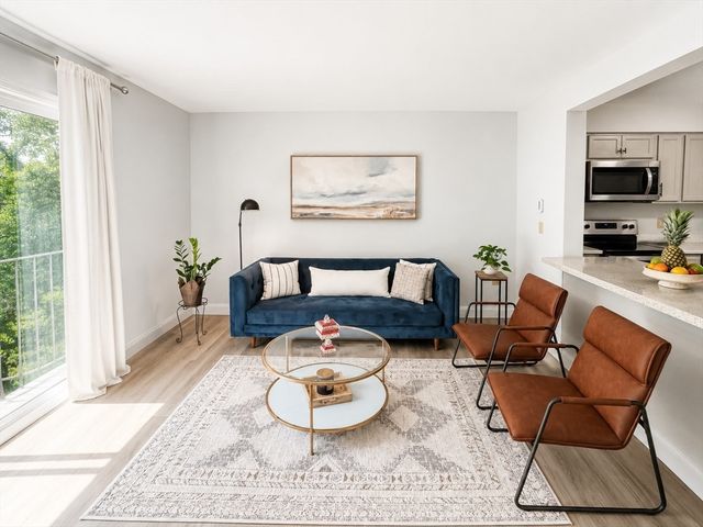 25 Gediminas St 25, Worcester, MA 01610