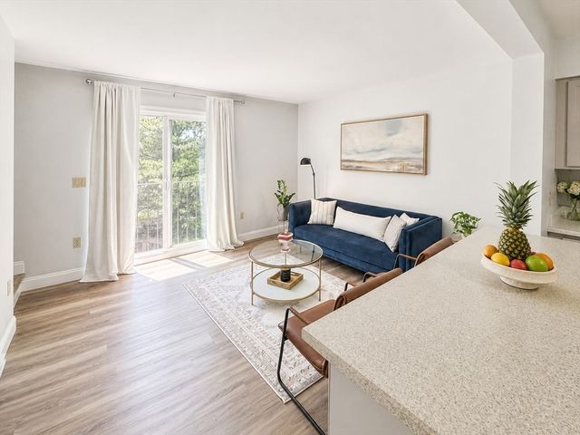 25 Gediminas St 25, Worcester, MA 01610
