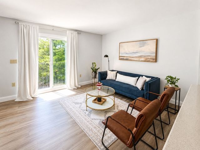 25 Gediminas St 25, Worcester, MA 01610