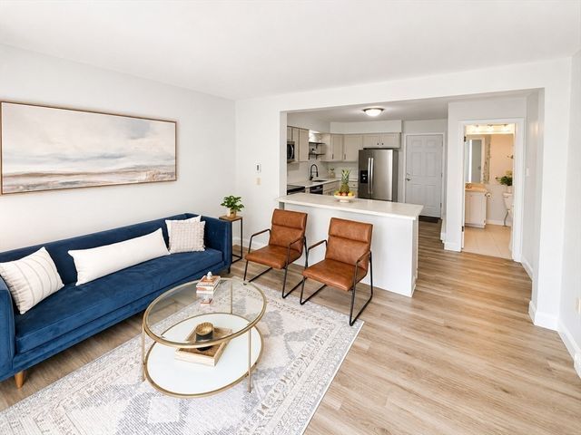 25 Gediminas St 25, Worcester, MA 01610