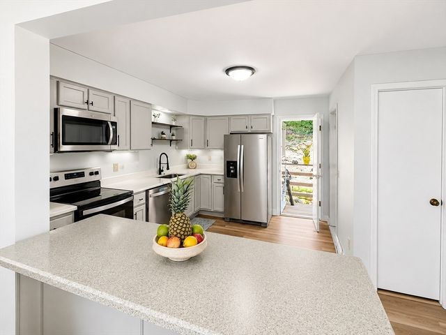 25 Gediminas St 25, Worcester, MA 01610