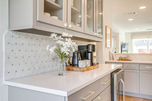 824 Springbrook Drive, Fort Worth, TX 76107