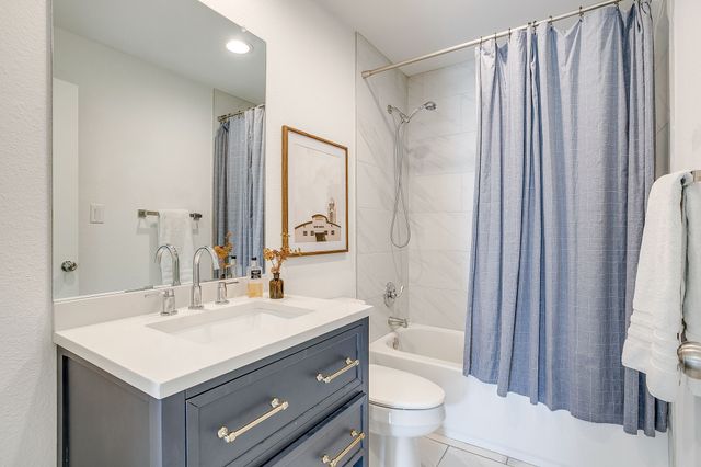 824 Springbrook Drive, Fort Worth, TX 76107